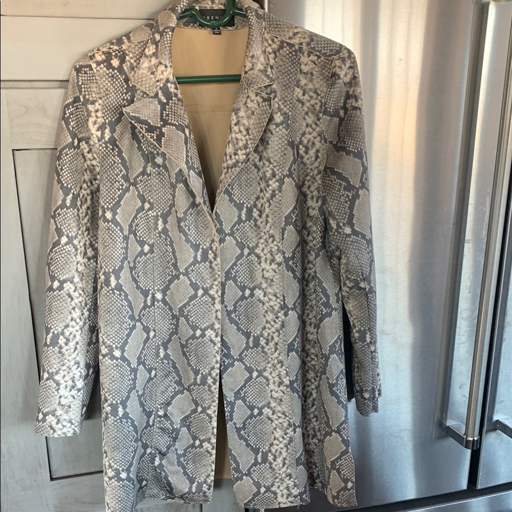 Gray Snakeskin Print Blazer size small with Notched Lapel